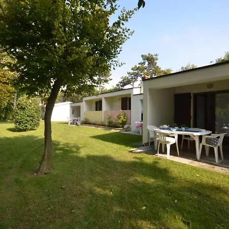 Appartement Lovely Flat In A With Pool Bibione