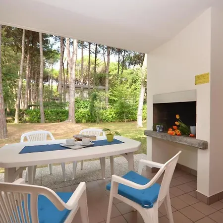 Appartement Lovely Flat In A With Pool