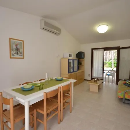 Διαμέρισμα Lovely Flat In A With Pool Μπιμπιόνε