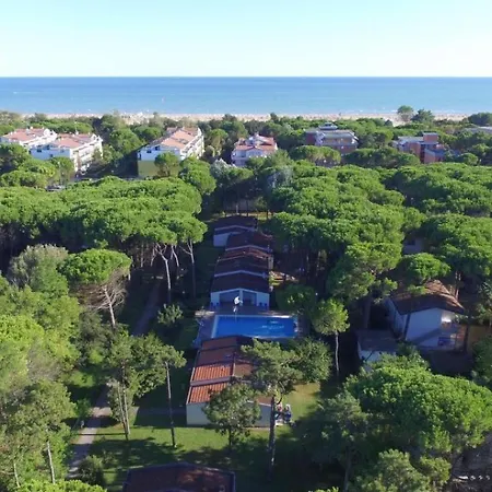 Lovely Flat In A With Pool Apartamento Bibione